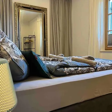 Apartment 4younic Glonn1 * Boxspring * Jacuzzi * Netflix*65“ *